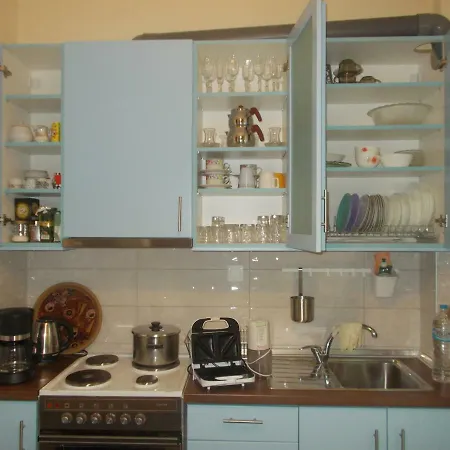 Tina's Central Flat Soluň