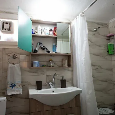 Tina's Central Flat Soluň